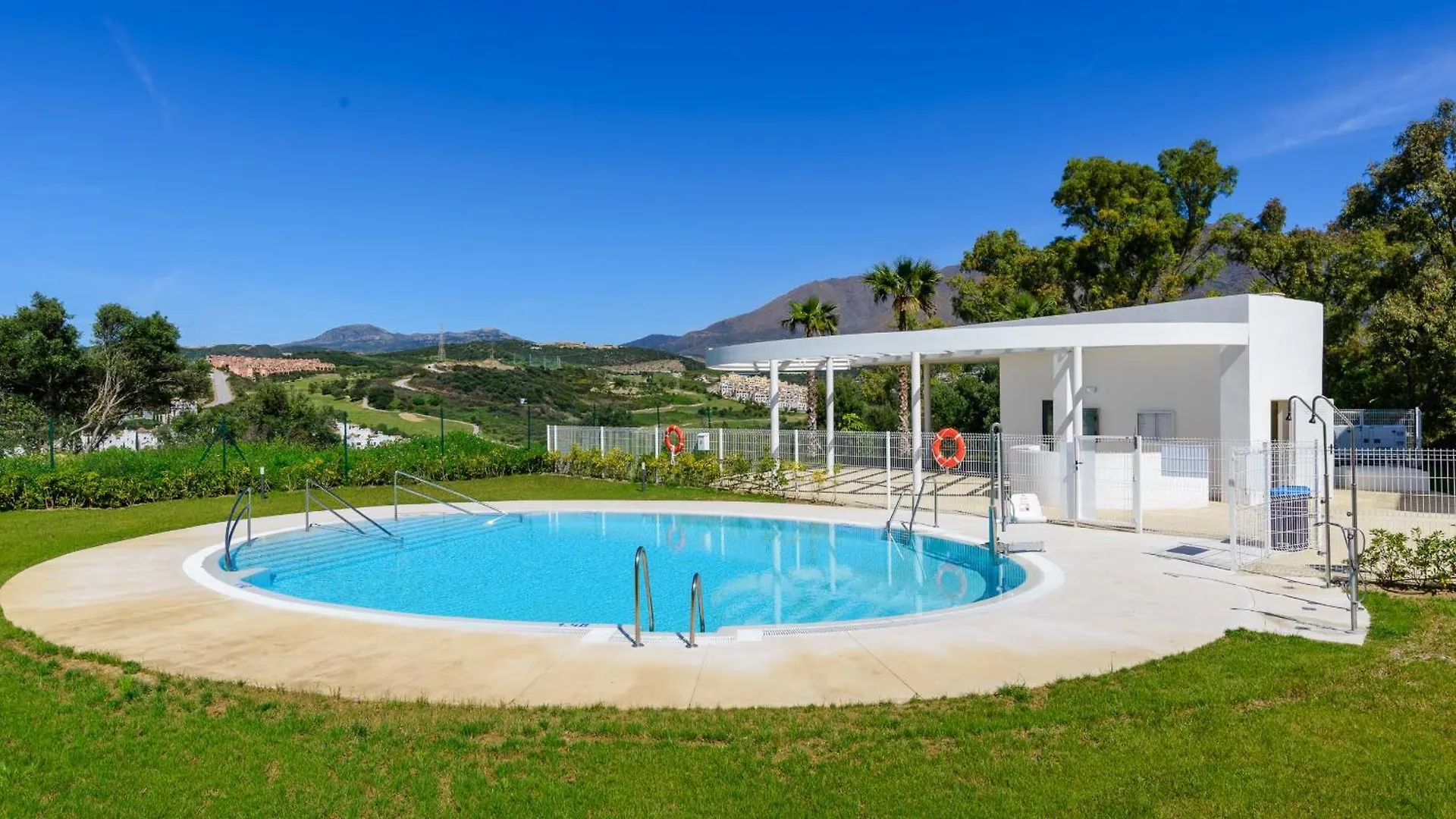 One-80 Suite 2440 Estepona 0*,