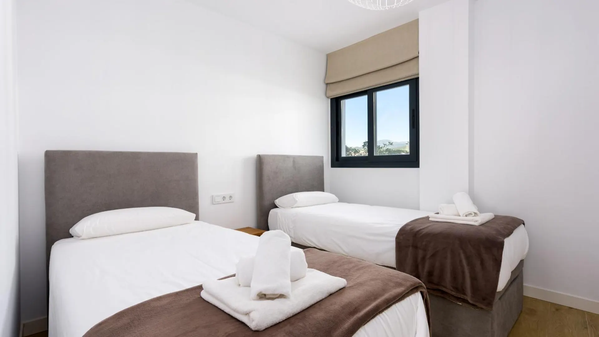 One-80 Suite 2440 Estepona 0*,  Spain